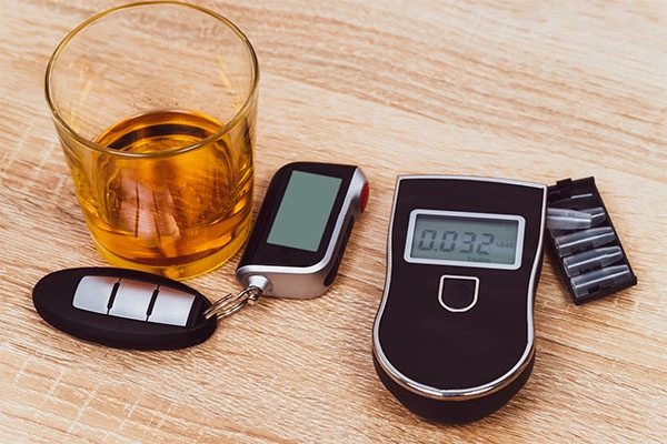analiz raznitsy v dopustimyh normah alkogolya za rulem