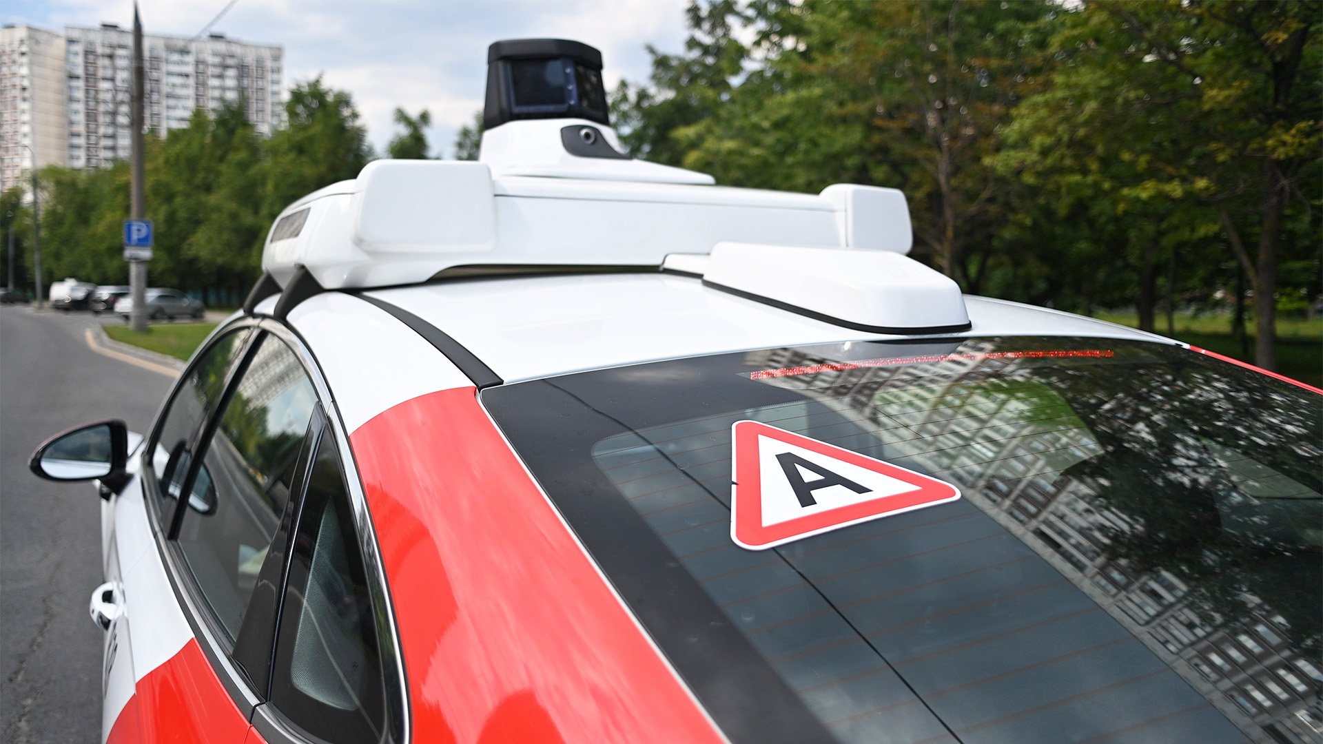 buduschee avtonomnyh avtomobiley sistema avtomaticheskogo tormozheniya kak klyuchevoy komponent