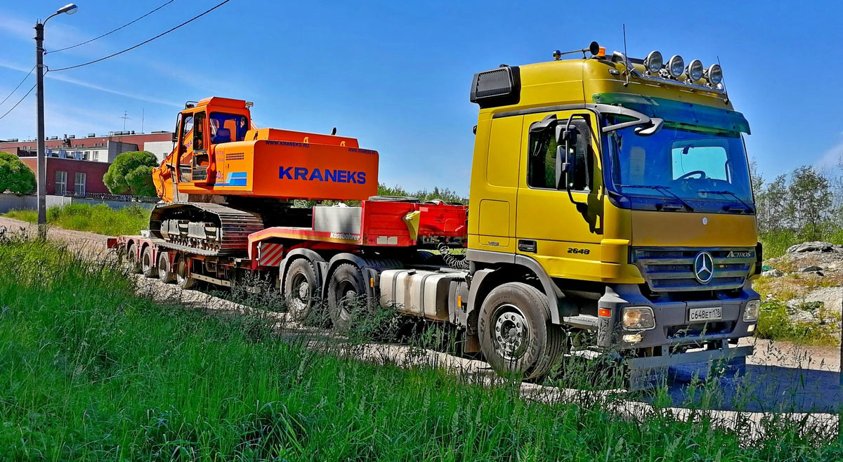 spetsialnyy transport dlya perevozki krupnogabaritnyh i tyazhelyh gruzov